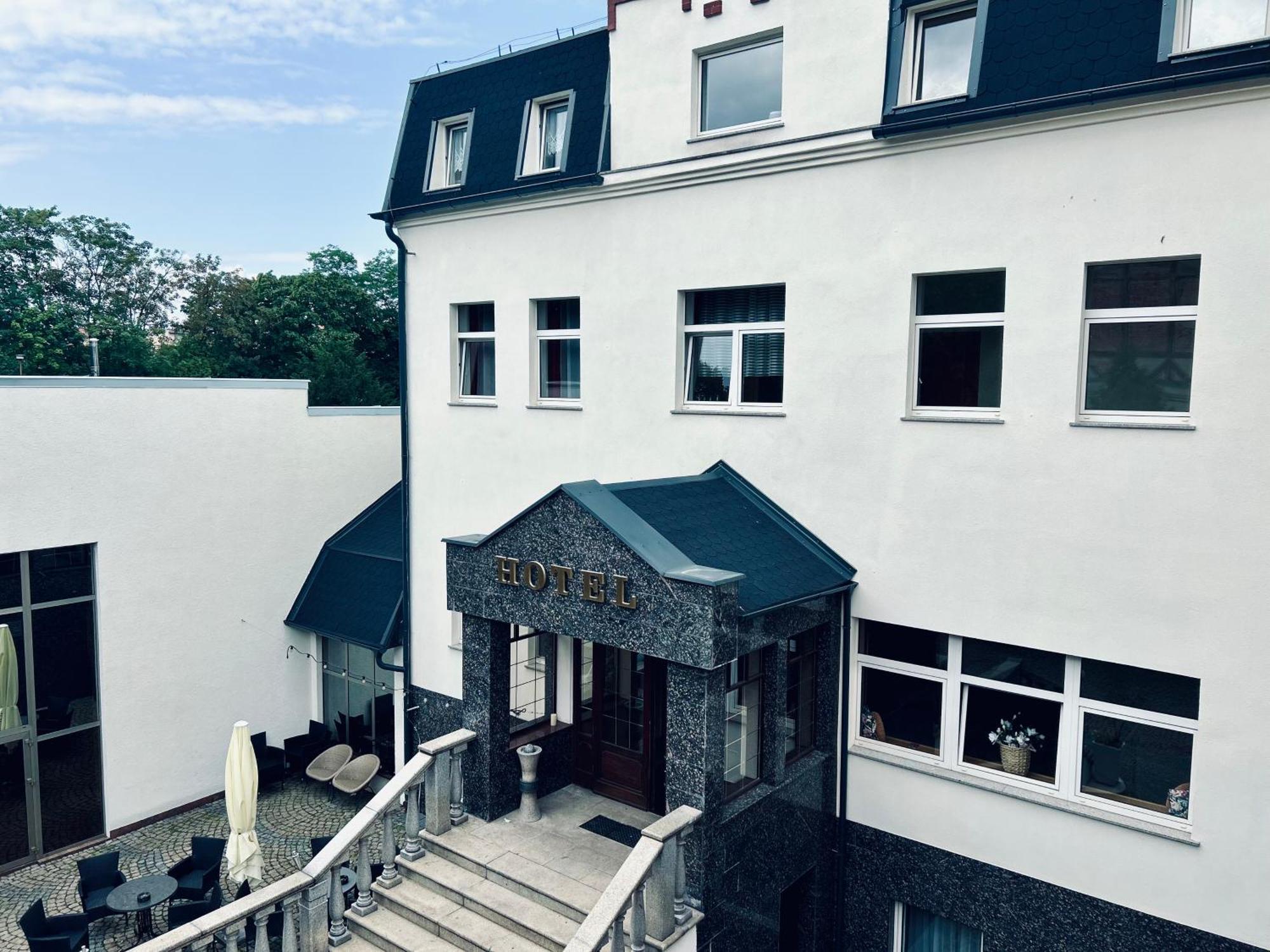 Park Hotel Świdnica Exterior foto